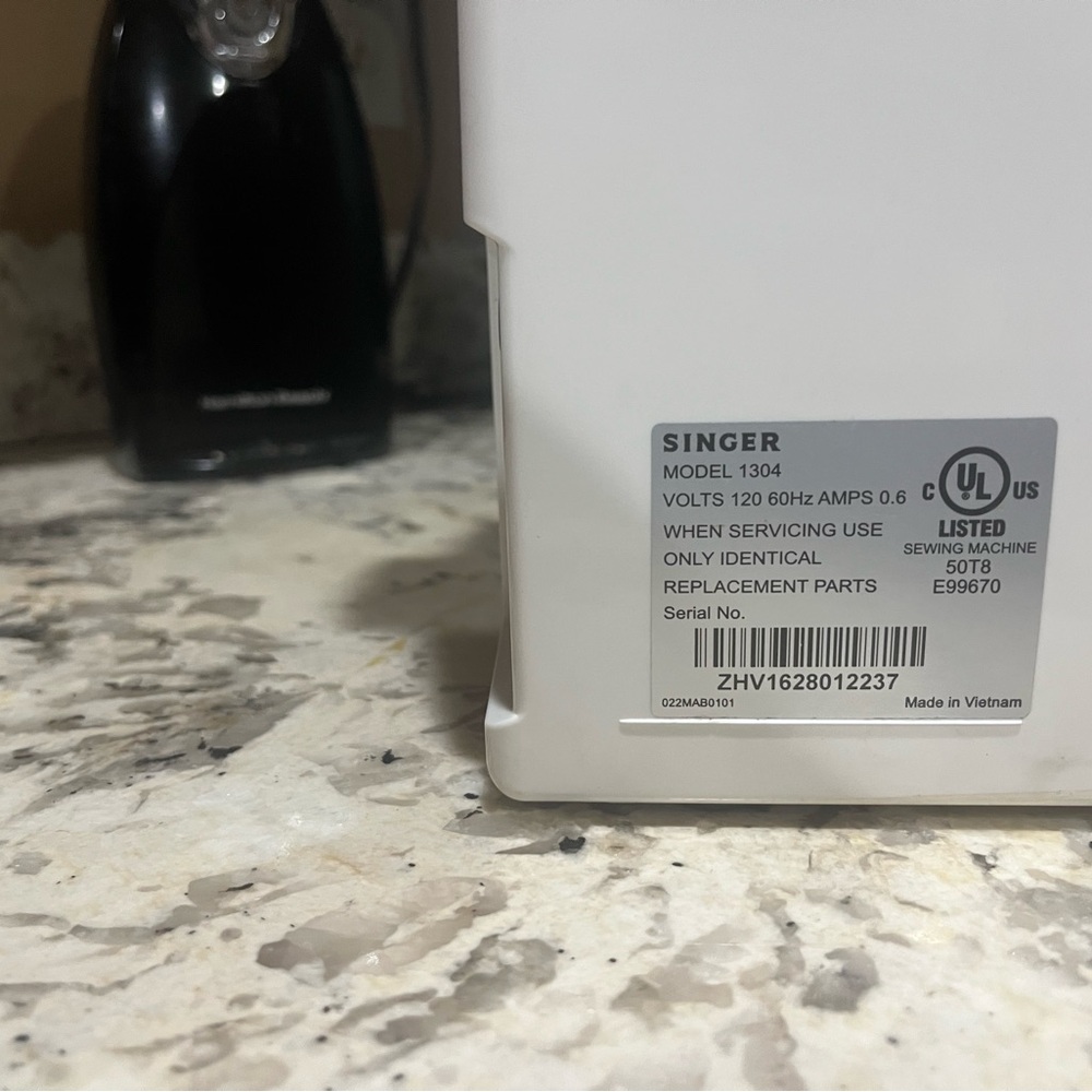 Singer White Sewing Machine